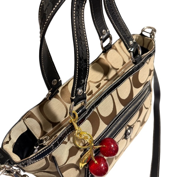 Coach Laura Signature Tote - Picture 6 of 8